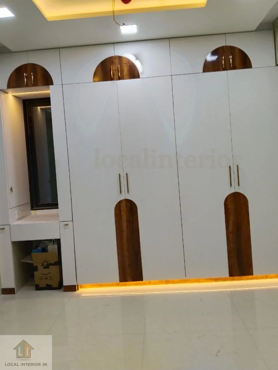 Handmade carpentry wardrobe furniture for bedroom storage